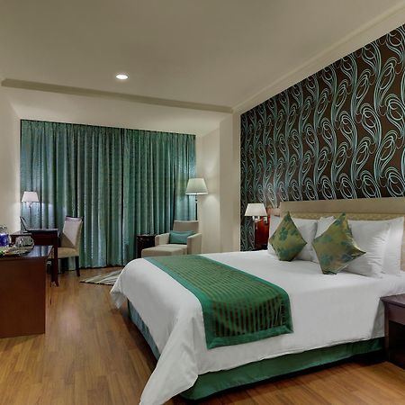 Royalton Hyderabad Abids Hotel Buitenkant foto