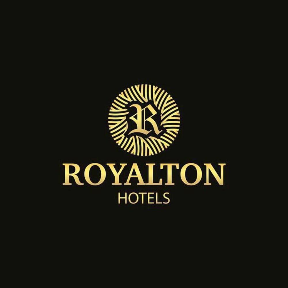 Royalton Hyderabad Abids Hotel Buitenkant foto