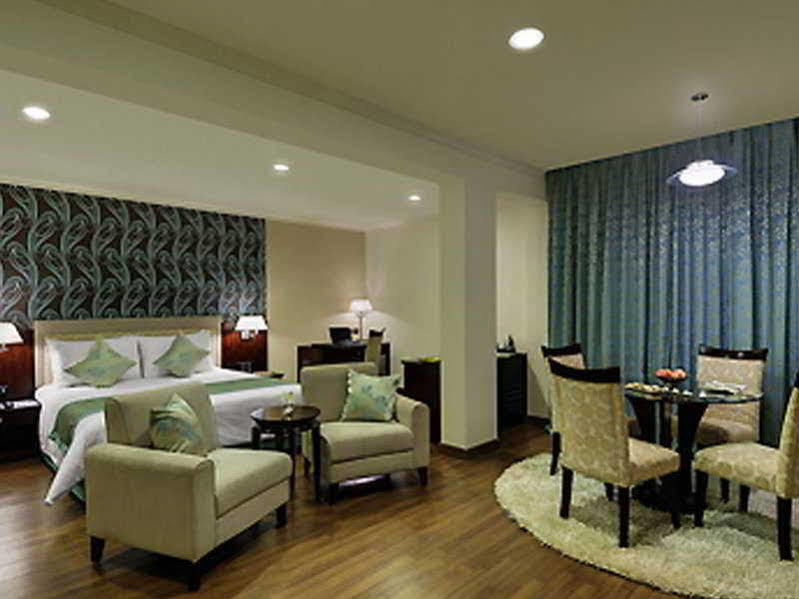 Royalton Hyderabad Abids Hotel Buitenkant foto