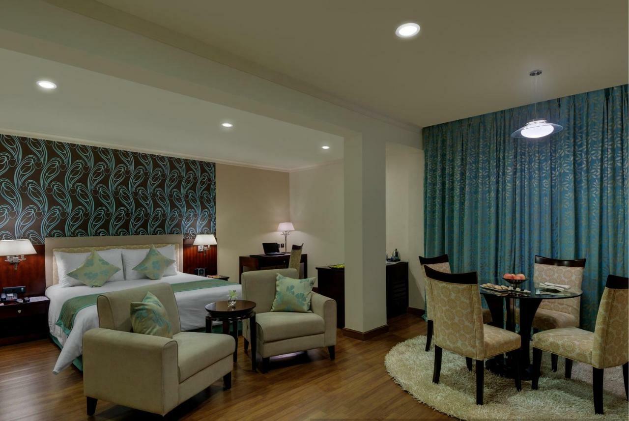 Royalton Hyderabad Abids Hotel Buitenkant foto